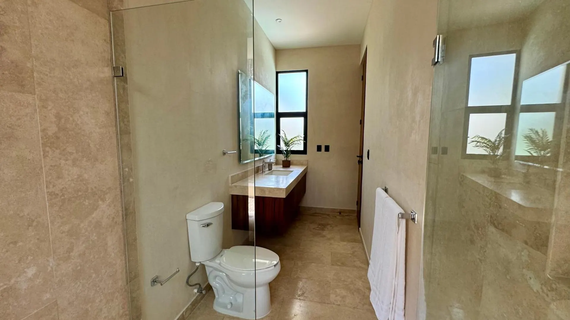 Casa Laak, Luxury Villa, 5 Bedroom 7 Bt, Heated Pool Tulum Villa
